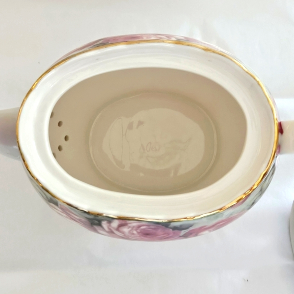 Wow - Roses! Grace's Teaware Teapot - Picture 5 of 15